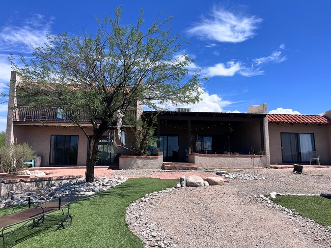 Building Photo - Catalina Foothills- 3 bedroom/ 3 bathroom ... Rental