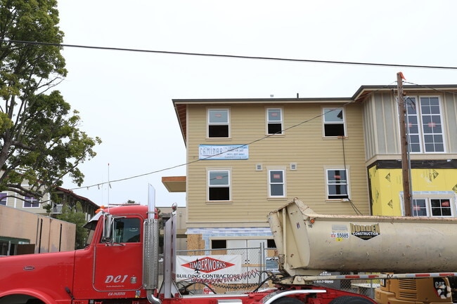 Fotografía de construcción histórica 9/2014 - Modular Condo Project