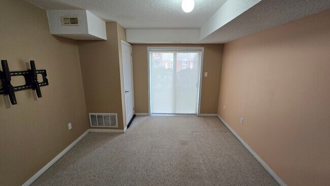 Photo - 17 Cheltenham Rd Unit 1