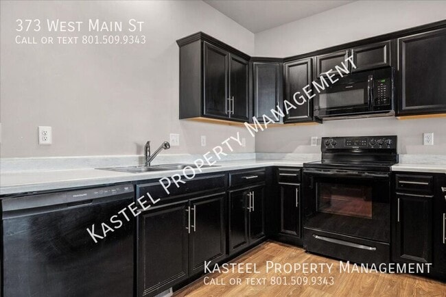 Photo - 373 W Main St