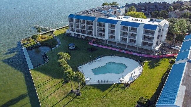 Building Photo - 351 Lakeside Ln Unit 305