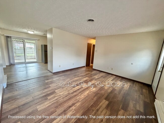Photo - 1463 Skylark Dr