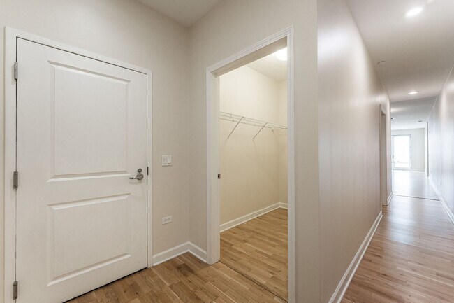 Photo - 1124 Lake St Unidad 411