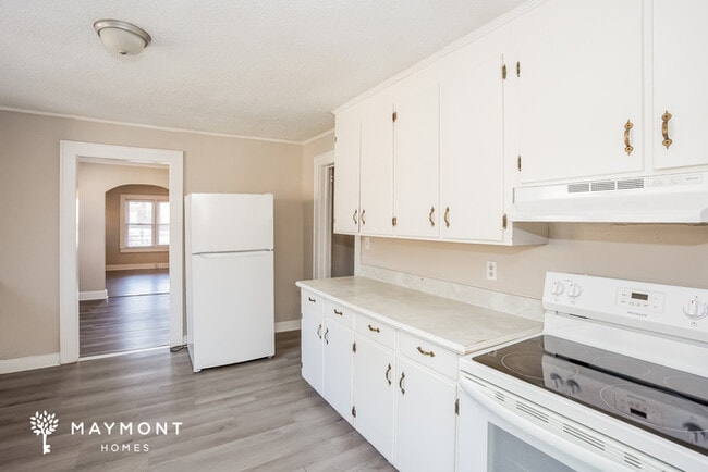 Photo - 523 Engleside St