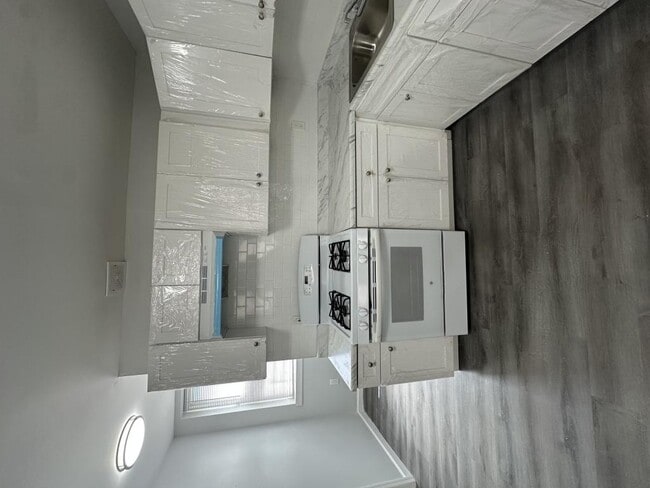 Photo - 262 Grand St