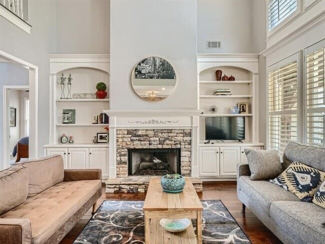 Photo - 2575 Wild Iris Ln NE