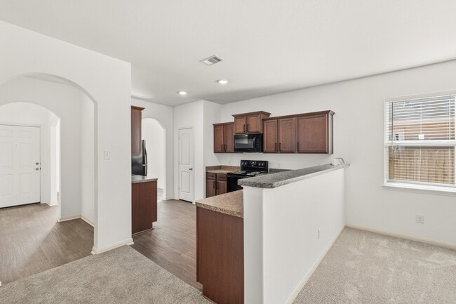 Photo - 718 Crystal Lakes Dr