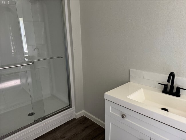 Photo - 1915 W Sealy St