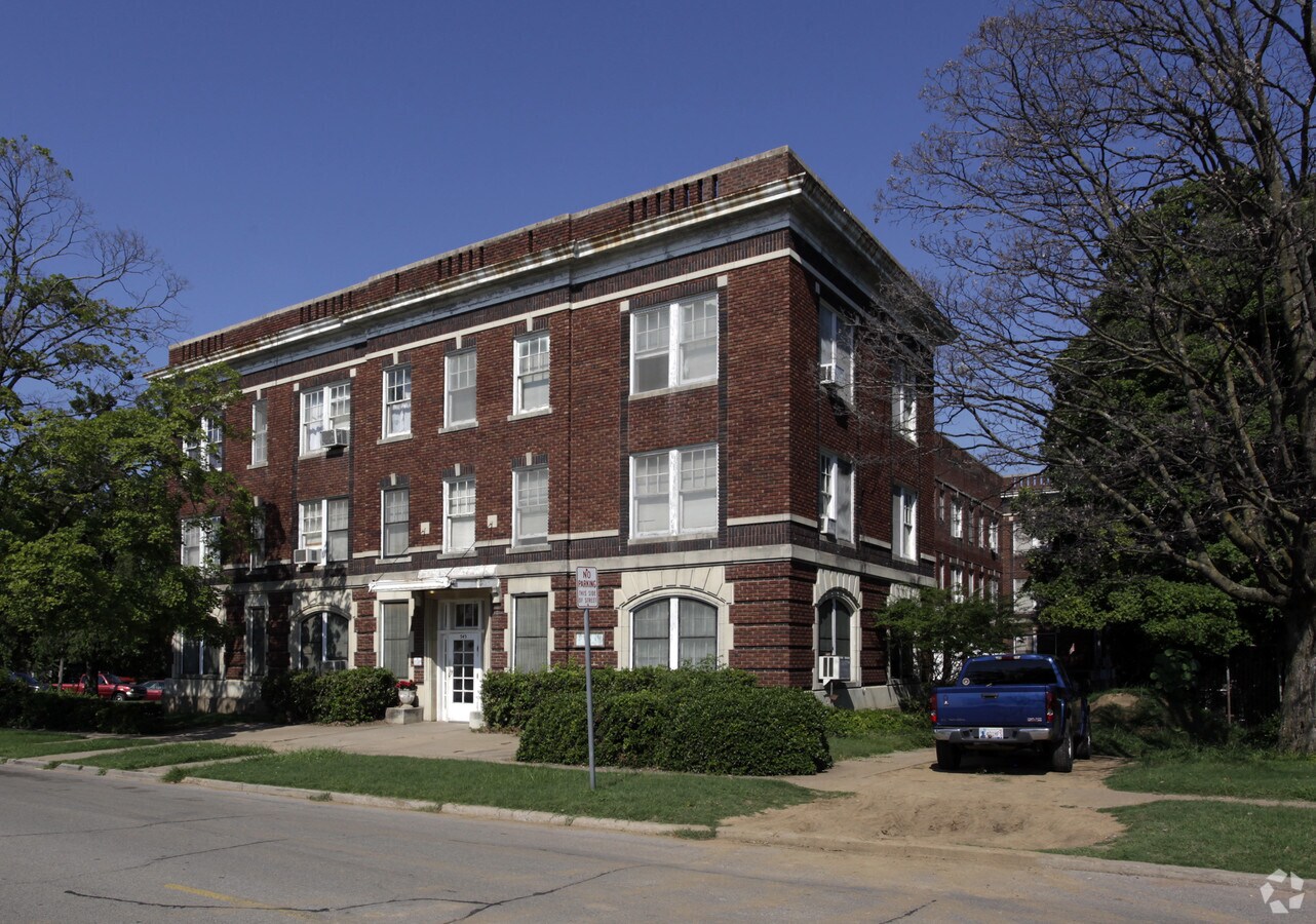 Georgian Terrace Apartments - Georgian Terrace Apartments