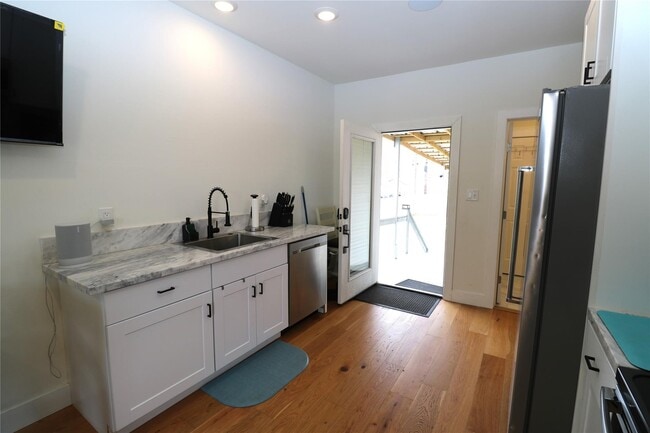 Photo - 5506 Ave Q 1/2