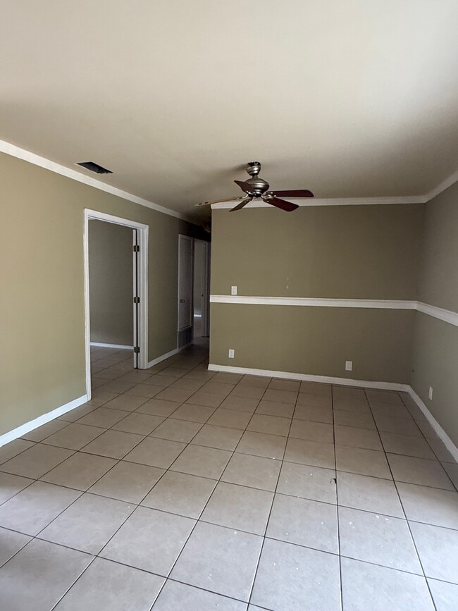 4839 Castle Stream Dr