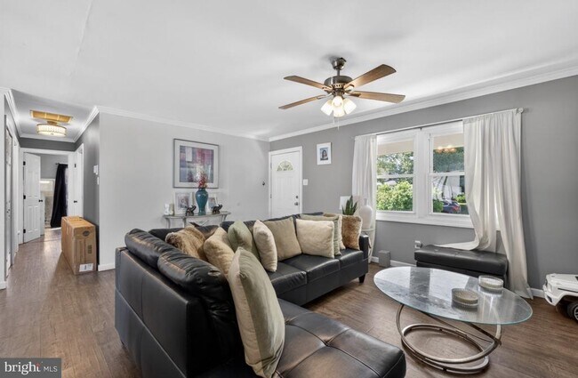 Photo - 19 Earnshaw Ln