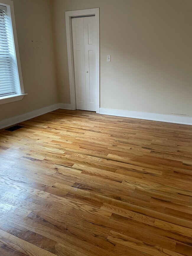 Photo - 1133 Oak Ave