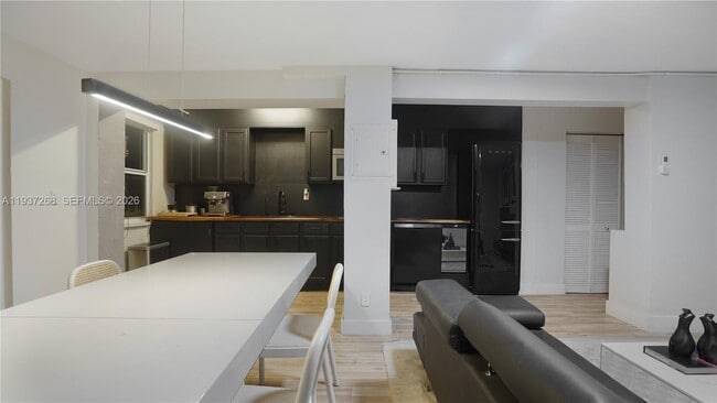 Photo - 1645 NE 9th Ave Unit 2