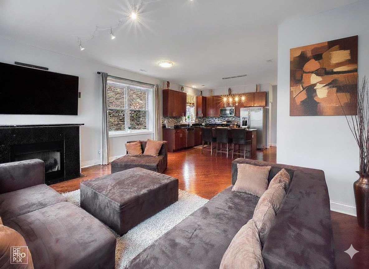Sala de estar - 3610 S Ellis Ave