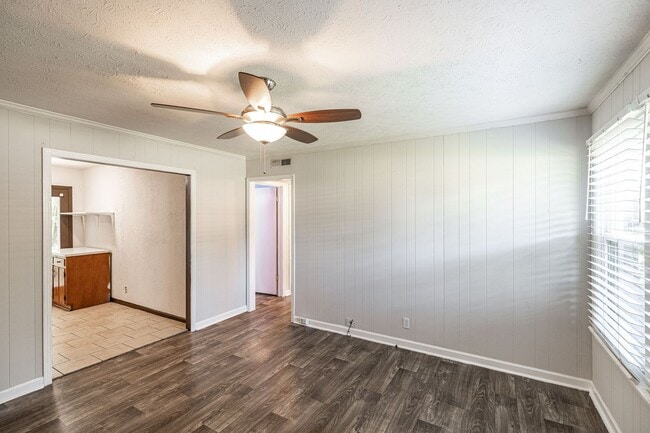Photo - Charming Duplex Rental in Hendersonville!