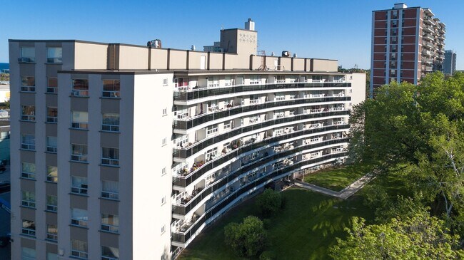 Photo - The Highlander