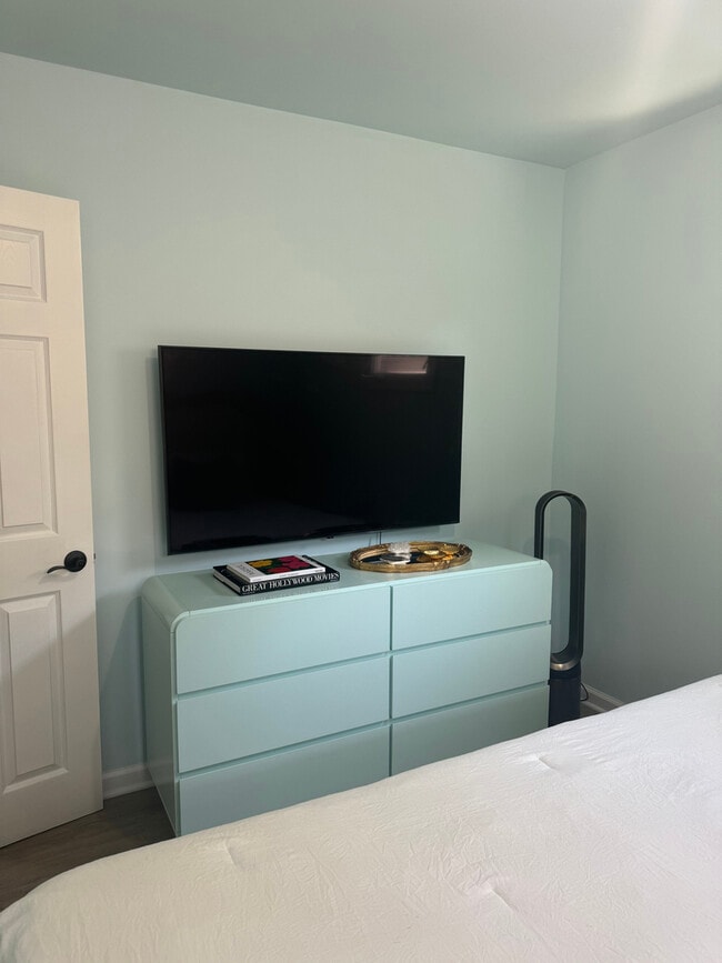 Photo - 644 W Hinsdale Ave