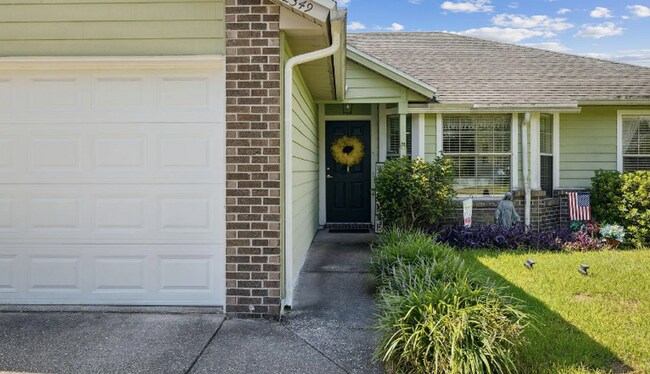 Photo - private - backyard fenced in large master suite!