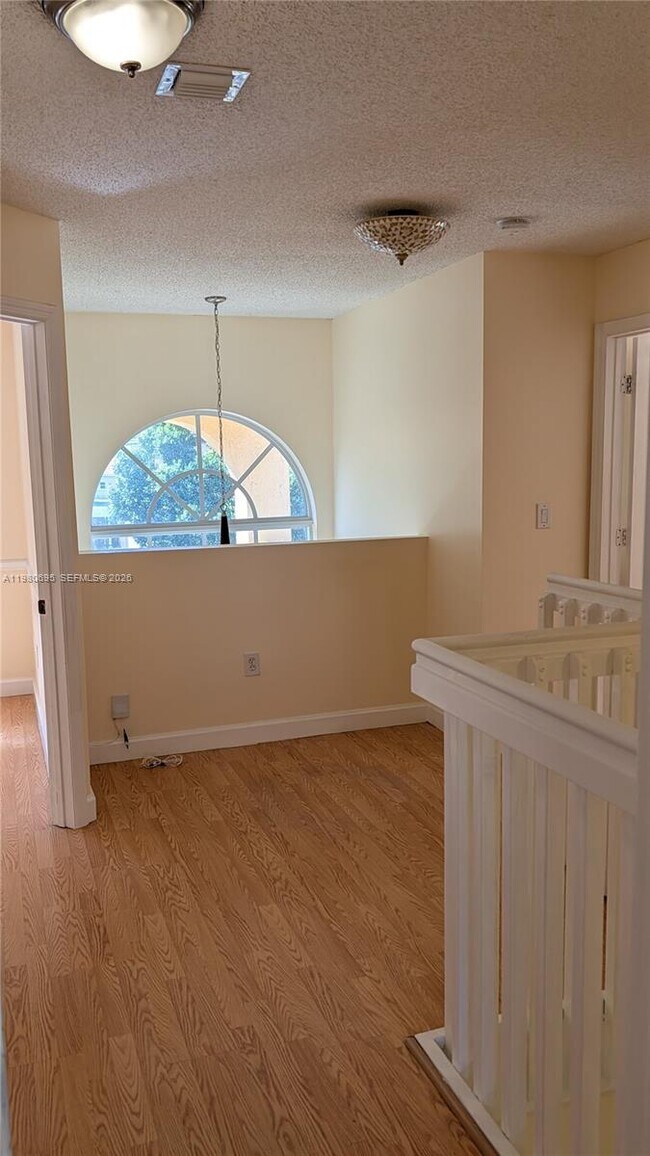 Photo - 202 W Forest Oak Cir