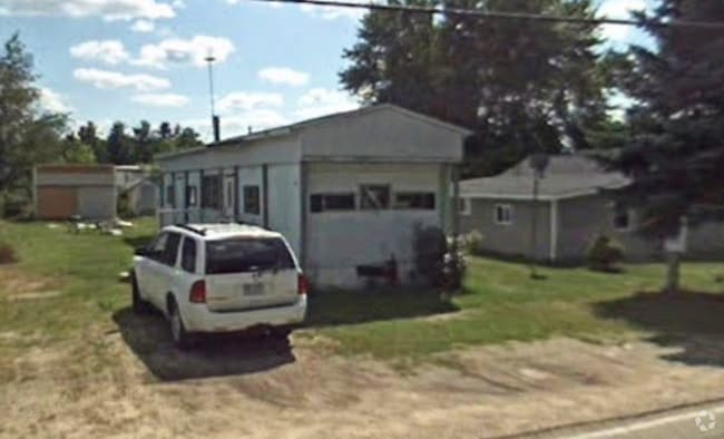 Building Photo - 2675 W Long Lake Rd Rental