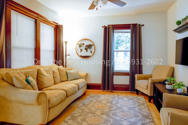Building Photo - 1658 Oregon St Rental