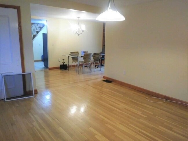 Photo - 50 Temple St Unit 1