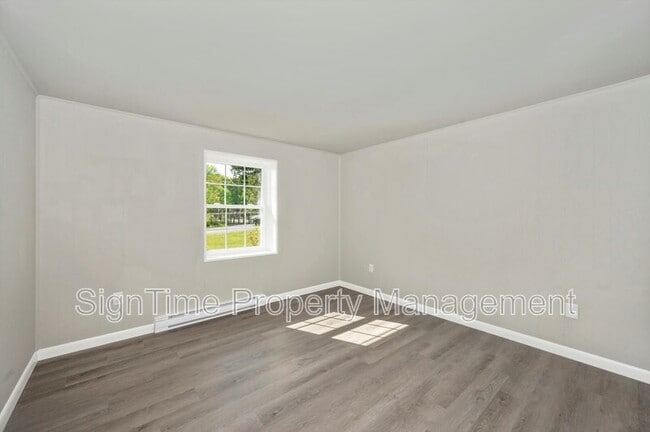Photo - 15207 National Pike