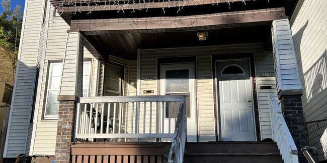2509 N Holton St - 2509 N Holton St House
