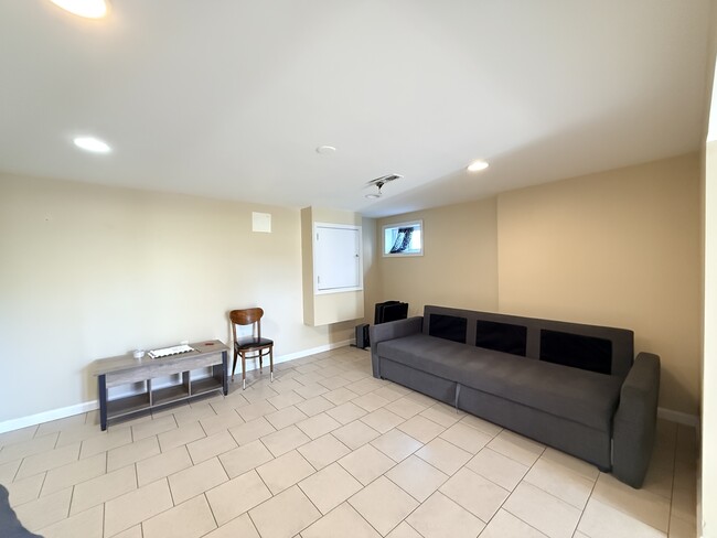 Photo - 8714 Edmonston Rd Unit 2