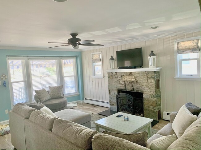 Photo - 210 N Jerome Ave