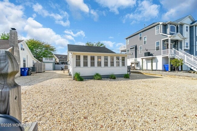 Photo - 124 Mathis Dr