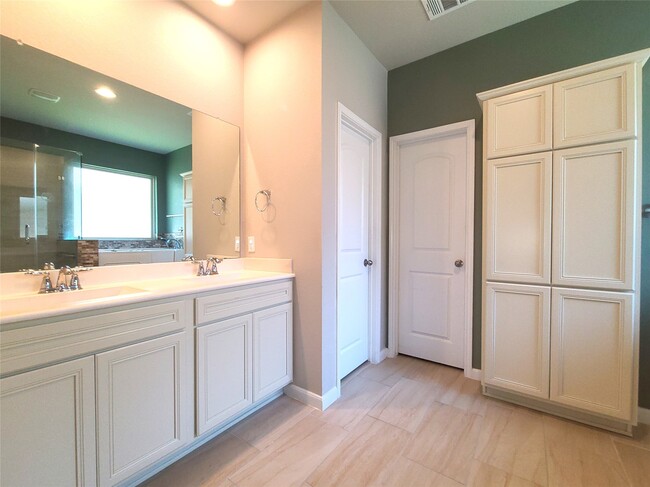 Building Photo - 14324 Zion Gate Crossing