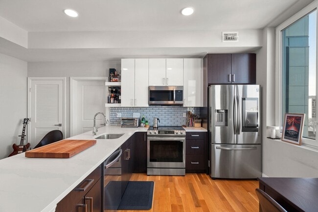 Photo - 10 Taber St Unit 608