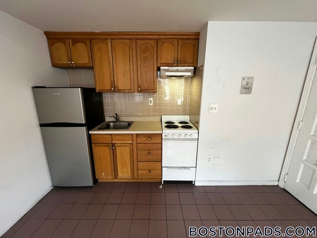 Building Photo - 61 S Huntington Ave Unit 101