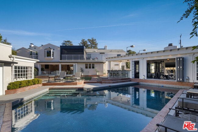 Building Photo - 17503 Rancho St