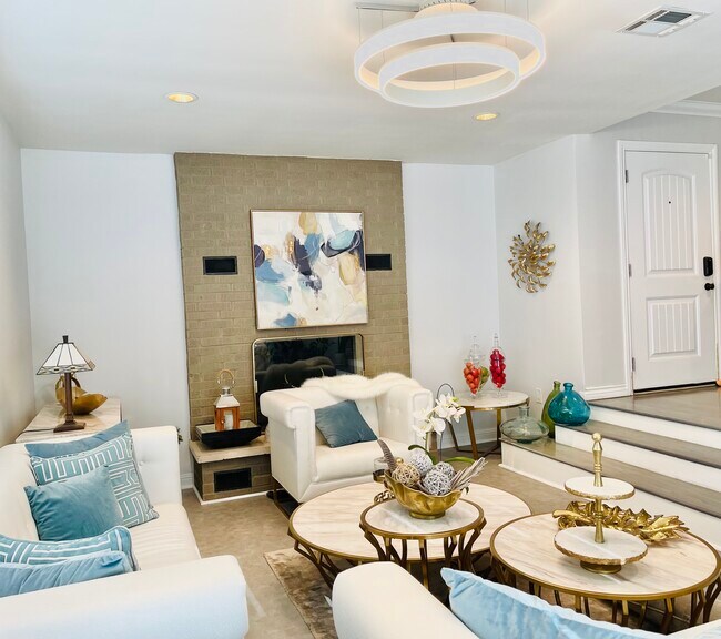 Photo - 7236 Oakdale Ave