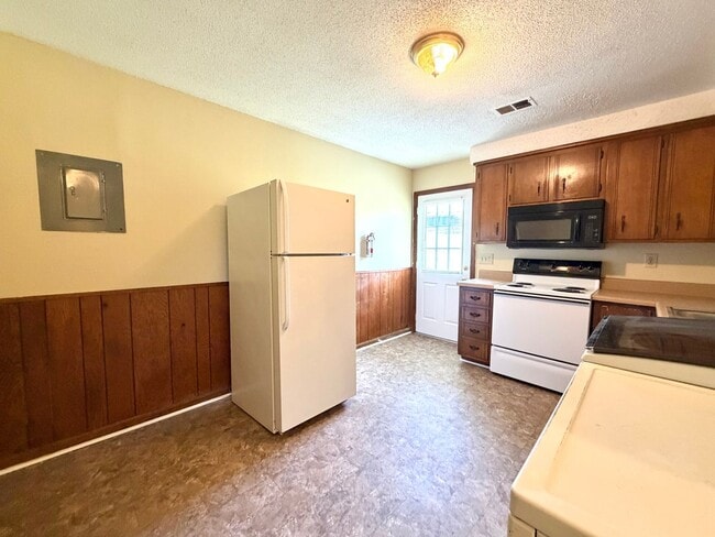 Photo - Bancroft Circle Apartments Unit 758 C