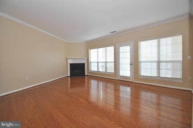 Photo - 4550 Strutfield Ln Unit 2323