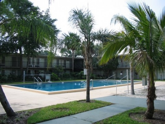Photo - Maxwell Garden Apartments