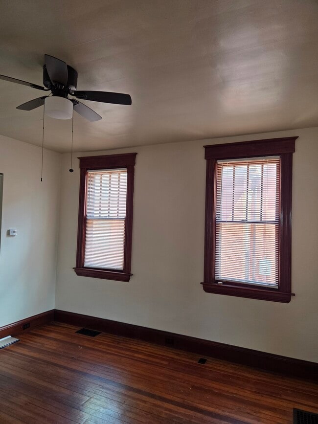 Photo - 229 E 5th St Unit 1