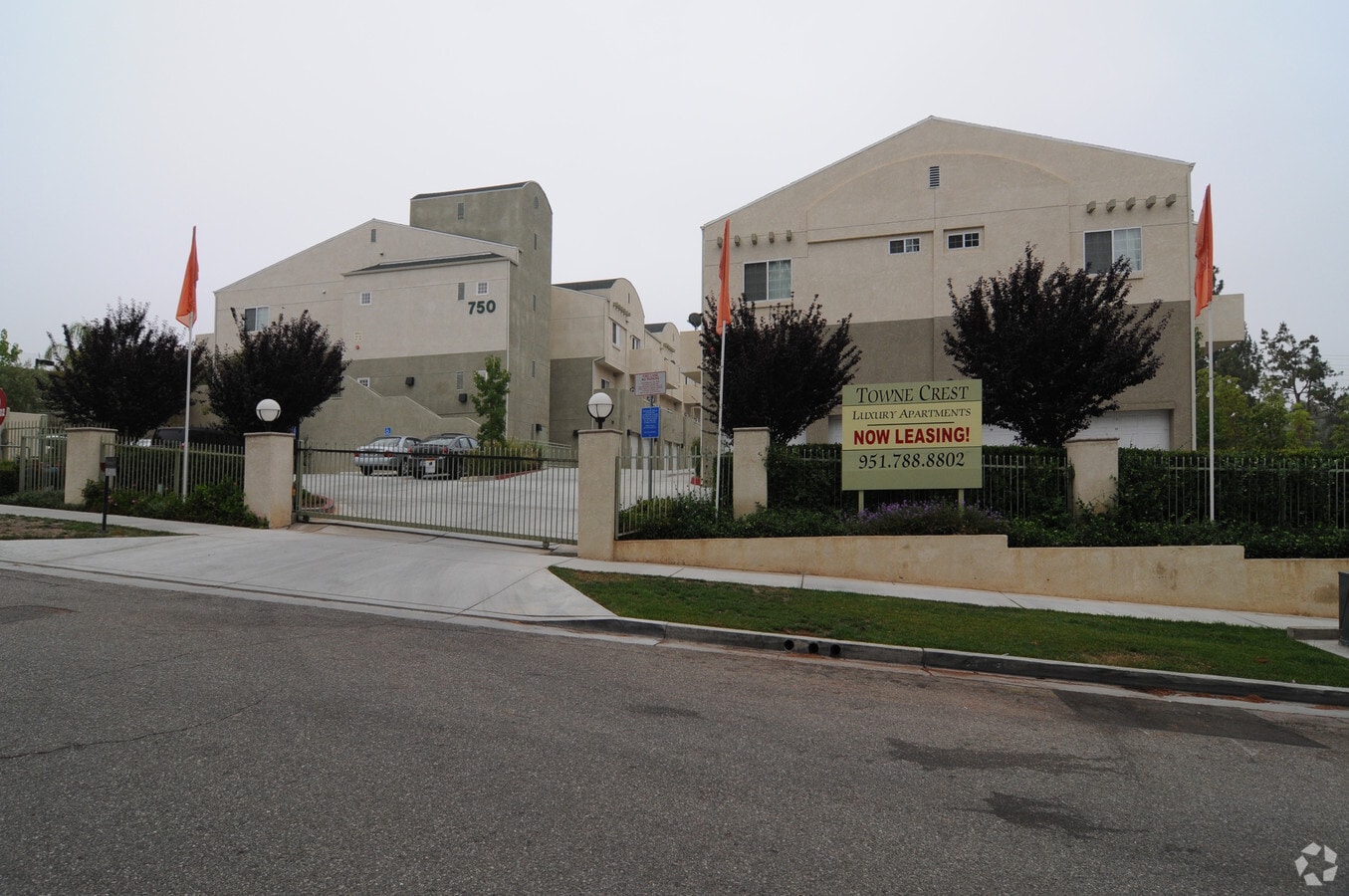 Towne Crest Apartments - Towne Crest Apartments