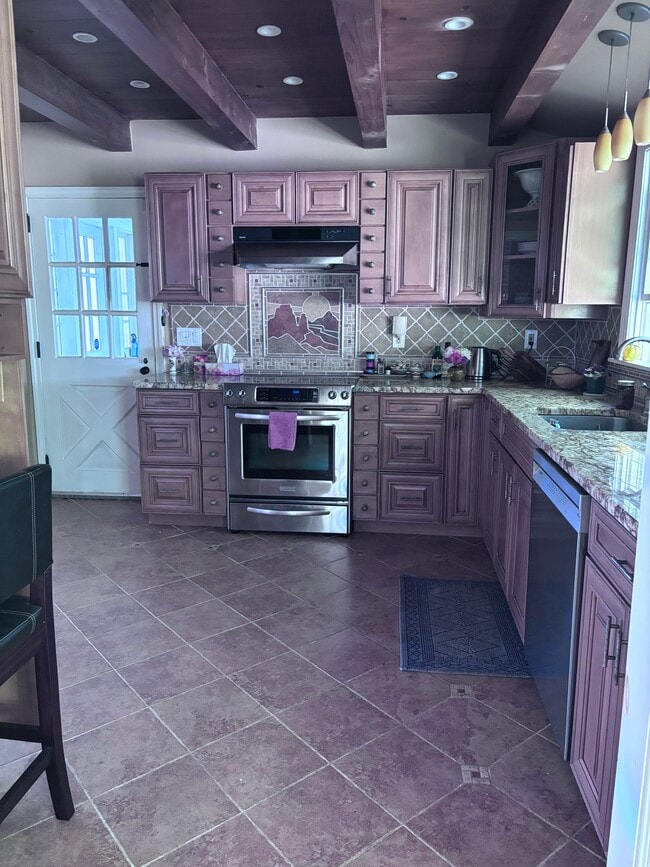 Photo - 19 Duncaster Ln