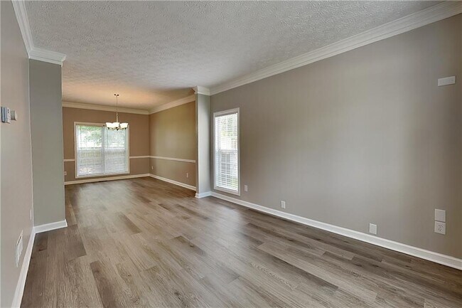 Photo - 2305 Luther Terrace SW