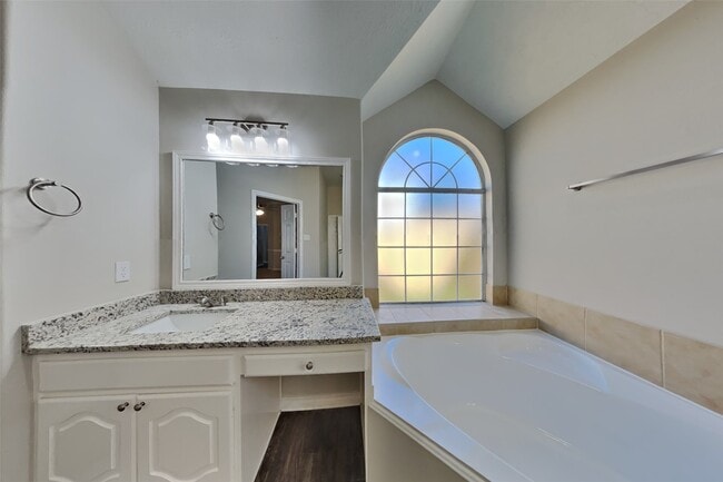 Photo - 16642 Greenbriar Point Ln