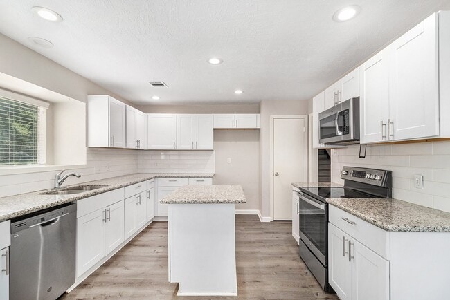 Photo - 5115 Shady Gardens Dr