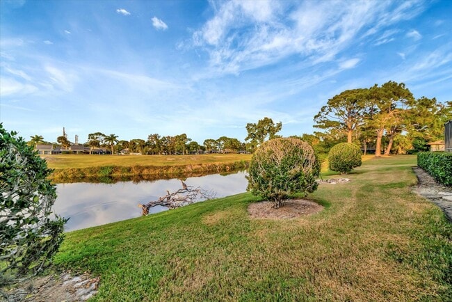 Photo - Furnished 3BR/3BA Home with Den, Heated Pool & Lanai in *The Meadows* Sarasota