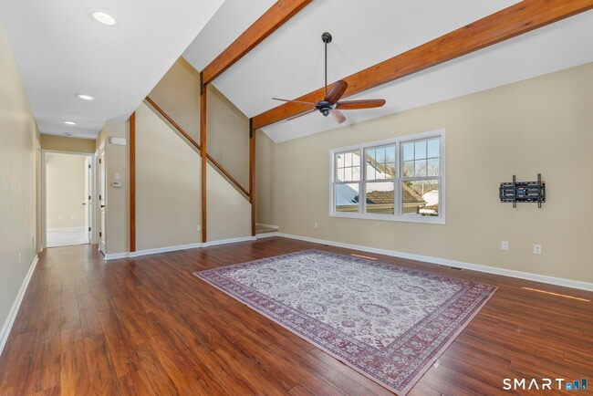 Photo - 5 Sunningdale Ln