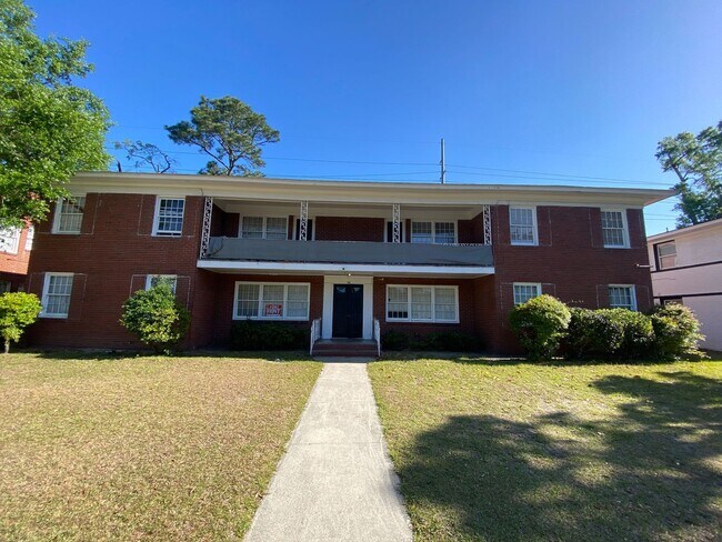 Building Photo - Charming 2-bedroom, 1.5-bath in Savannah, GA, Available now!