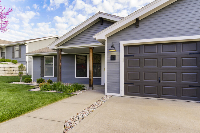 Photo - 18 Wallingford Dr Townhome